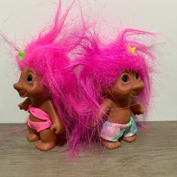 Treasure Trolls Cute Collectible Kids Toys Small Pair Pink Hair Beach Trolls - Picture 3 of 7